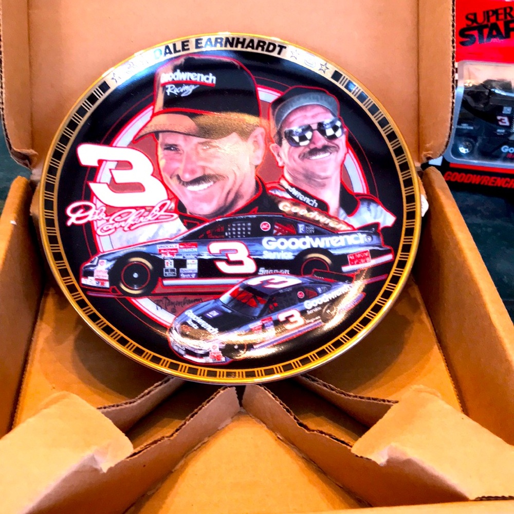Nascar Dale Earnhardt Drivers of Victory Lane Plate Collections. 1995